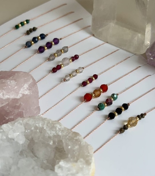 Bransoletki szczęścia z kamieni naturalnych Bransoletki z cytrynem, kwarcem różowym Bransoletki z intencją na sznurku.jpeg