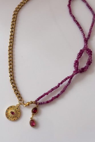 naszyjnik z rubinem, choker z kamieni naturalnych, naszyjnik z łańcuszkiem pancerką, unikat