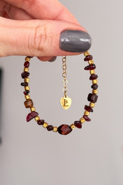 Jesienna bransoletka z kamieni naturalnych: granat, agat i tygrysie oko. Subtelna biżuteria Lulobelii – ciepła, elegancka i pełna kobiecej siły.