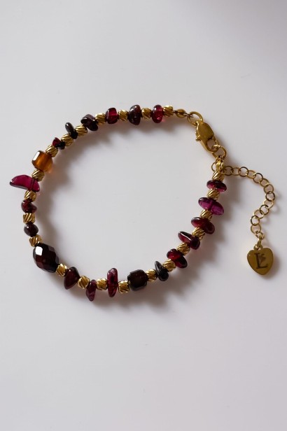 Jesienna bransoletka z kamieni naturalnych: granat, agat i tygrysie oko. Subtelna biżuteria Lulobelii – ciepła, elegancka i pełna kobiecej siły.