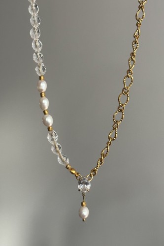 naszyjnik z pereł słodkowodnych, naszyjnik z kryształu górskiego, biżuteria handmade, unikatowy naszyjnik, elegancka biżuteria ze stali