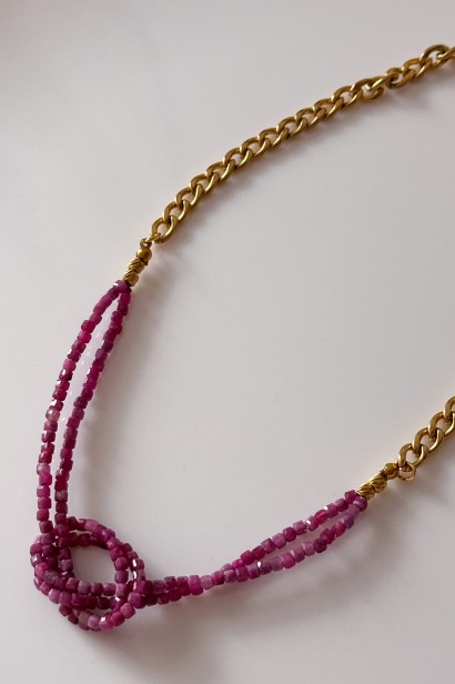 naszyjnik z rubinu, choker z rubinu, biżuteria handmade, rubinowy naszyjnik, elegancka biżuteria ze stali