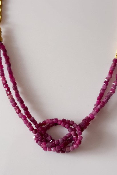 naszyjnik z rubinu, choker z rubinu, biżuteria handmade, rubinowy naszyjnik, elegancka biżuteria ze stali