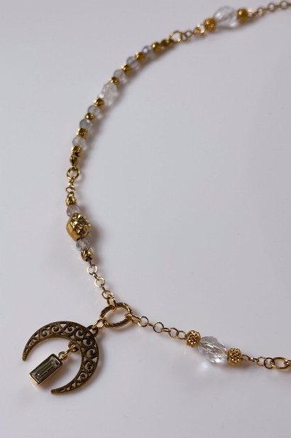 Naszyjnik lunula z labradorytem i kamieniem księżycowym, unikat Lulobelia, biżuteria z kamieniami naturalnymi, magiczny naszyjnik księżycowy.