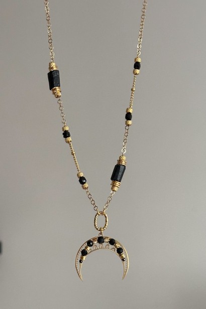 lunula z czarnym turmalinem naszyjnik lunula stal szlachetna naszyjnik ochronny damski czarny turmalin biżuteria naszyjnik z księżycem handmade biżuteria symboliczna dla kobiet lunula pewności siebie