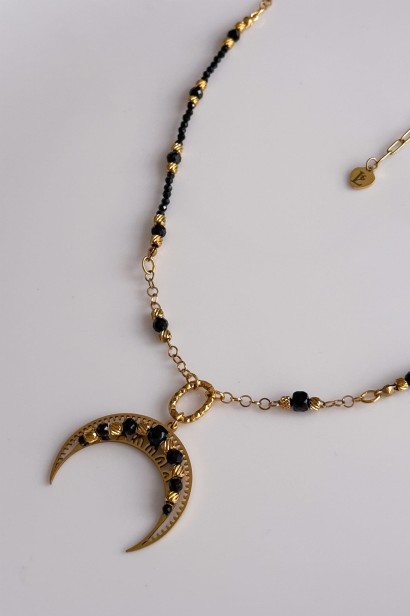 lunula z czarnym turmalinem, naszyjnik lunula ochrona, biżuteria symboliczna damska, czarny turmalin naszyjnik, lunula z kamieni naturalnych, naszyjnik stal szlachetna