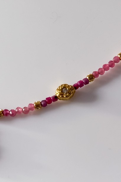 lunula miłości, naszyjnik z lunulą, różowy turmalin naszyjnik, rubin biżuteria, symboliczna biżuteria damska, unikatowy naszyjnik handmade, biżuteria z przesłaniem, lunula stal szlachetna