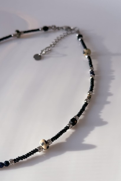 Choker Shine ze słoneczkiem: czarny turmalin, jaspis dalmatyński, noc kairu. Stal szlachetna, regulacja 40+5 cm, złoty/srebrny.