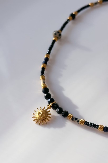 Choker Shine ze słoneczkiem: czarny turmalin, jaspis dalmatyński, noc kairu. Stal szlachetna, regulacja 40+5 cm, złoty/srebrny.