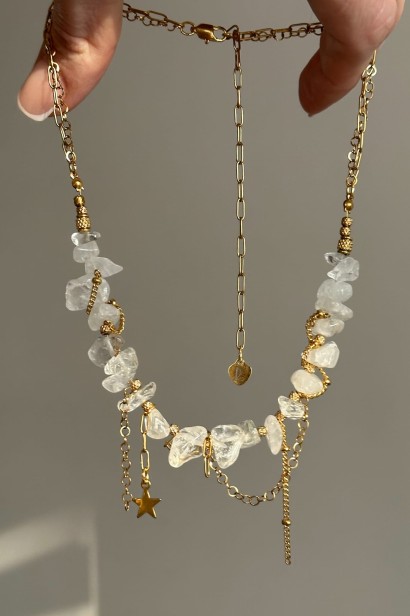 kryształowy choker, choker z kryształem górskim, naszyjnik z kryształem górskim, unikatowy choker handmade, choker zaplatany łańcuszkami, biżuteria z kamieni naturalnych, choker stal szlachetna