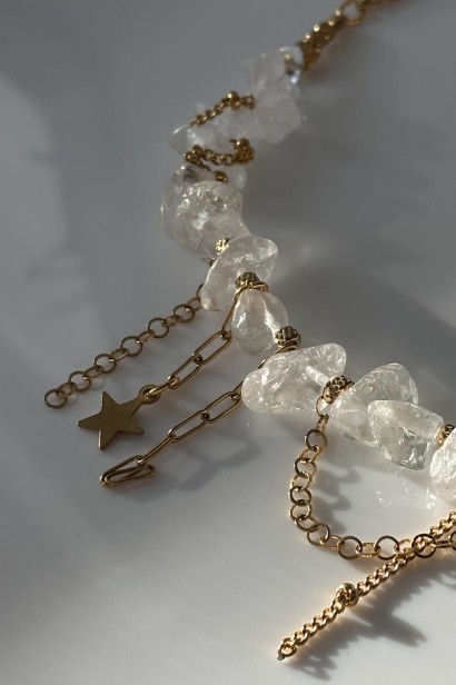 kryształowy choker, choker z kryształem górskim, naszyjnik z kryształem górskim, unikatowy choker handmade, choker zaplatany łańcuszkami, biżuteria z kamieni naturalnych, choker stal szlachetna