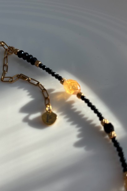 naszyjnik lunula z czarnym turmalinem, lunula z cytrynem, naszyjnik z czarnym turmalinem stal szlachetna, biżuteria symboliczna lunula, regulowany naszyjnik stal szlachetna, naszyjnik z kamieni naturalnych czarny turmalin cytryn