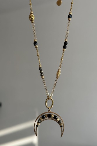 naszyjnik lunula z czarnym turmalinem, lunula z pirytem, naszyjnik z pirytem stal szlachetna, naszyjnik talizman sprawczości, biżuteria symboliczna lunula, regulowany naszyjnik stal szlachetna, lulobelia