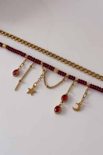 choker z jadeitem czerwonym, naszyjnik z czerwonym jadeitem, choker stal szlachetna złoty, sensualny naszyjnik damski, biżuteria symboliczna, unikatowy choker, elegancki