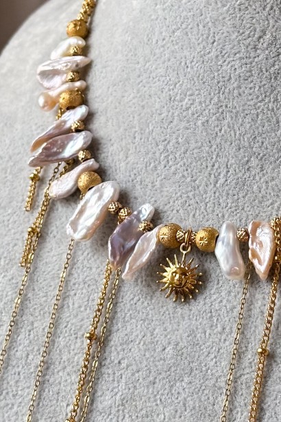 perłowa kolia boho, naszyjnik z perłami i słońcem, unikatowa kolia z perłami, biżuteria celestial boho, perły naturalne naszyjnik, złota kolia z perłami