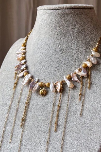 perłowa kolia boho, naszyjnik z perłami i słońcem, unikatowa kolia z perłami, biżuteria celestial boho, perły naturalne naszyjnik, złota kolia z perłami