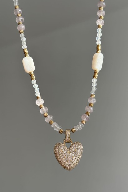 unikatowy naszyjnik z sercem, naszyjnik walentynkowy, naszyjnik z kwarcem różowym, naszyjnik z kamieniem księżycowym, naszyjnik z labradorytem, biżuteria symbol miłości, złoty naszyjnik z cyrkoniami, prezent dla kobiety