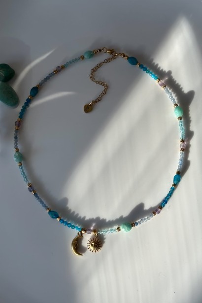 choker z kamieni naturalnych choker z fluorytem choker z amazonitem naszyjnik z apatytu choker damski z kamieni biżuteria z kamieni naturalnych niebieski choker z kamieni delikatny choker damski