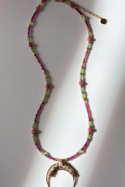 rubinowa lunula naszyjnik naszyjnik z rubinem i turmalinem naszyjnik z kamieni naturalnych unikat biżuteria z prehnitem i kyjanitem naszyjnik stal szlachetna regulowana długoś