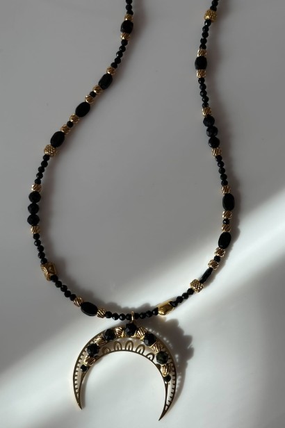 złota lunula naszyjnik naszyjnik z czarnym turmalinem złoty naszyjnik ochronny kamienie naturalne biżuteria stal szlachetna złota naszyjnik regulowana długość unikat