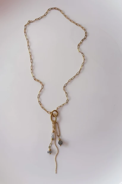 naszyjnik labradoryt złoty stal szlachetna naszyjnik z labradorytem unikat biżuteria handmade z kamieni naturalnych delikatny naszyjnik z zawieszką labradoryt naszyjnik regulowany złoty minimalistyczny