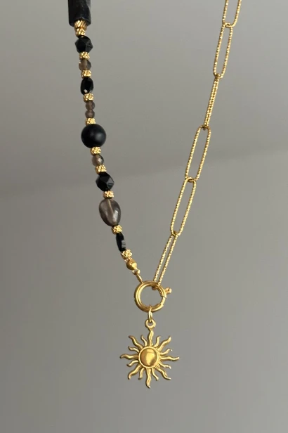 naszyjnik słońce mocy, naszyjnik z kamieni naturalnych czarny turmalin onyks kwarc dymny, biżuteria damska stal szlachetna, naszyjnik ręcznie robiony Polska, naszyjnik z zawieszką słońce, biżuteria symboliczna siła