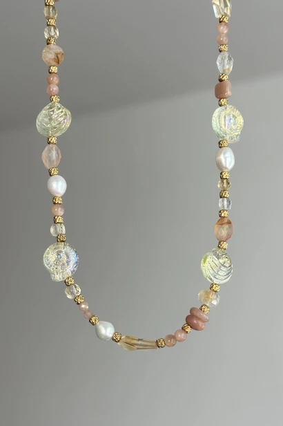 naszyjnik cytryn kamień słoneczny perła, naszyjnik letni z kamieni naturalnych, biżuteria ręcznie robiona Polska, delikatny naszyjnik złoty stal szlachetna, naszyjnik unikatowy damski