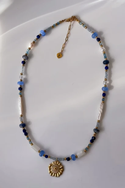 naszyjnik z kamieni naturalnych unikatowy naszyjnik damski biżuteria handmade Polska naszyjnik niebieski kamienie naturalne naszyjnik z perłą i akwamarynem elegancki naszyjnik damski stal szlachetna