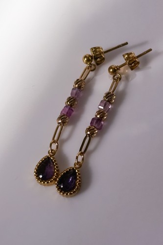 Wiszące kolczyki z fluorytami.