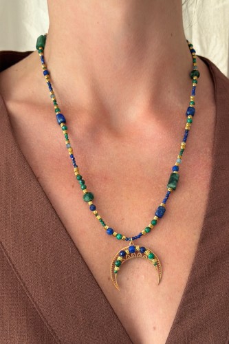 Naszyjnik unikat Lulobelia nr 241 z lunulą i kamieniami naturalnymi, lapis lazuli, malachit, szmaragd, złocony księżyc, handmade Polska