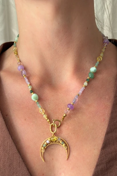 Naszyjnik unikat Lulobelia nr 247 z lunulą i kamieniami naturalnymi, ametyst, cytryn, awenturyn, złocony księżyc, handmade Polska