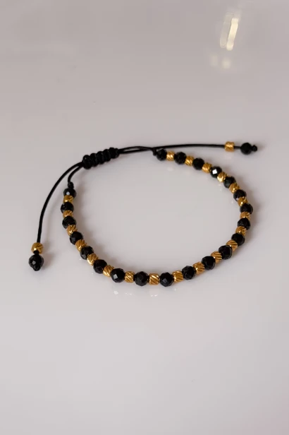 Bransoletka Turmalinka Lulobelia, czarny turmalin, sznurek regulowany makramowo, biżuteria symboliczna handmade Polska
