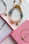 Bransoletka Lulobelia Hold Me Softly dla Raka, kwarc różowy, akwamaryn, perła, kamień księżycowy, symbol zodiaku, handmade Polska