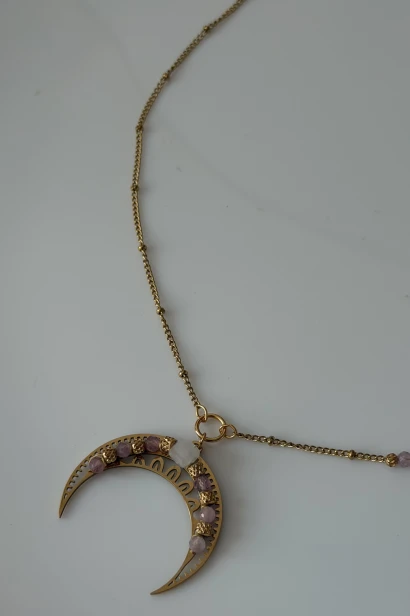 Naszyjnik Lulobelia lunula miłości z kwarcem różowym, złoty księżyc na łańcuszku, biżuteria handmade Polska