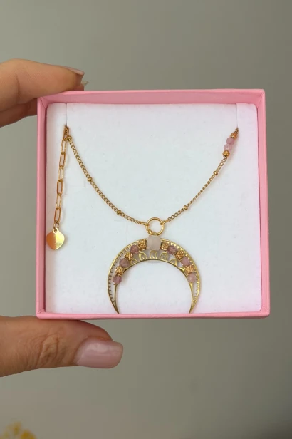 Naszyjnik lunula miłości Lulobelia w pudełku, kwarc różowy, złota zawieszka księżyc, prezent dla kobiety, handmade Polska