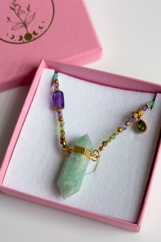 Naszyjnik Lulobelia amulet kobiecej siły w pudełku prezentowym, grot z amazonitu, biżuteria symboliczna handmade Polska