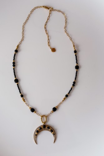 Naszyjnik amulet Lulobelia Lunula Ochrony, czarny turmalin, złota zawieszka księżyc, unikat, biżuteria symboliczna handmade Polska