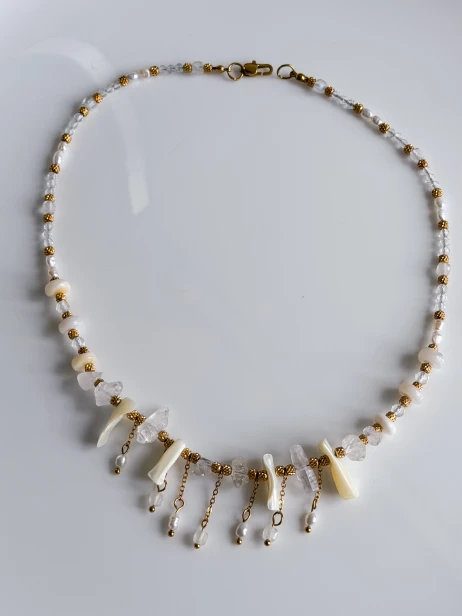 Naszyjnik z pereł i kryształu górskiego Lulobelia, kamień księżycowy, amulet kobiecości, unikat 1 z 1, biżuteria z kamieni naturalnych Polska